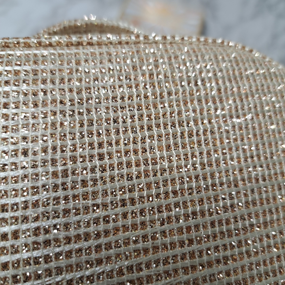 Dior 2025 Holiday Edition Gold Metallic Woven Top Handle Cosmetic Pouch - Picture 11 of 16